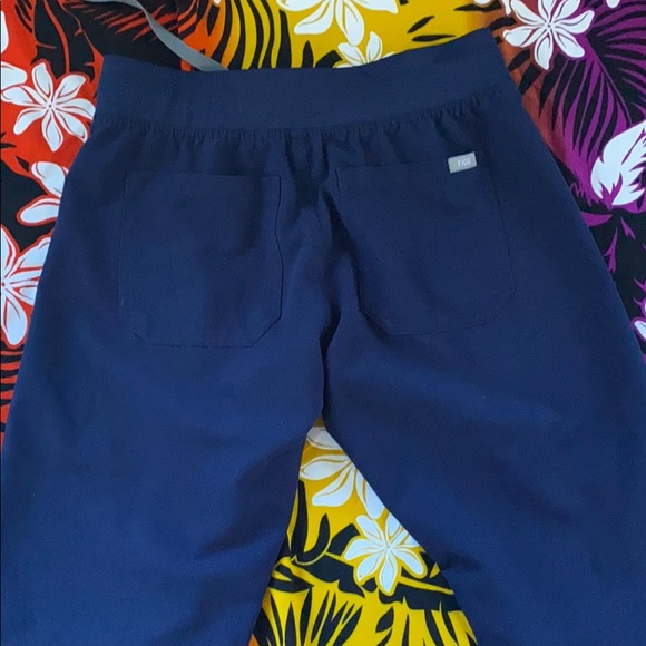 Figs Scrub Bottom - Picture 2 of 2